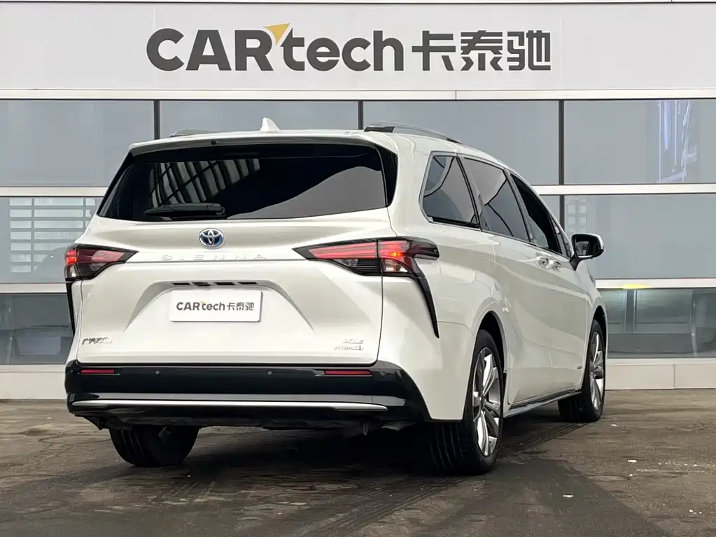 SIENNA 2021 2.5L Hybrid Deluxe Edition купить на сайте DeffCars