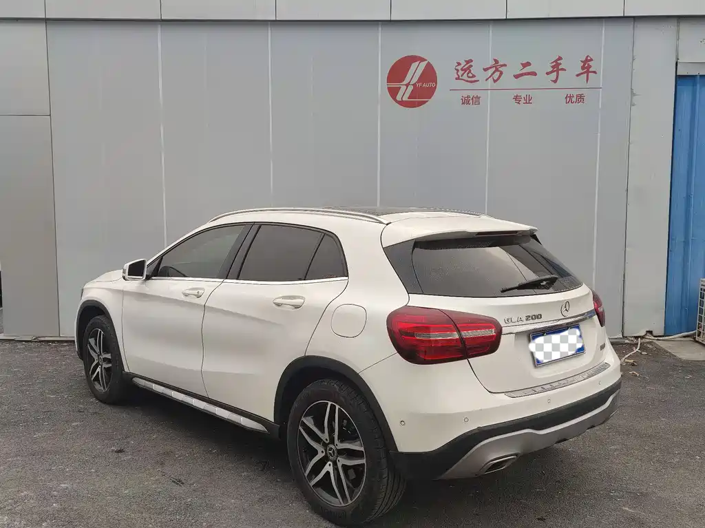 Mercedes-Benz GLA 2017 GLA 200 Fashion Model купить на сайте DeffCars