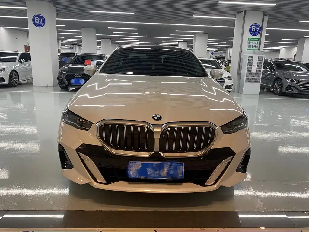 BMW 5 Series 2024 530Li Leading M Sport Kit купить на сайте DeffCars