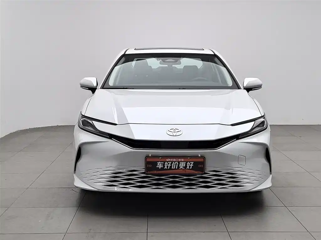 Camry 2024 Shuangqing 2.0HGVP Deluxe Edition купить на сайте DeffCars