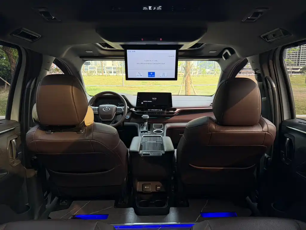SIENNA 2023 2.5L Hybrid Platinum Edition купить на сайте DeffCars