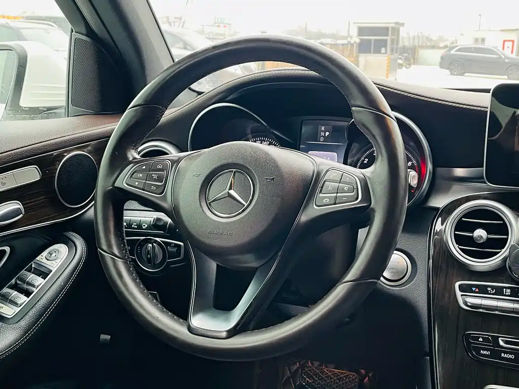 Mercedes-Benz GLC 2018 GLC 260 4MATIC luxury model купить на сайте DeffCars
