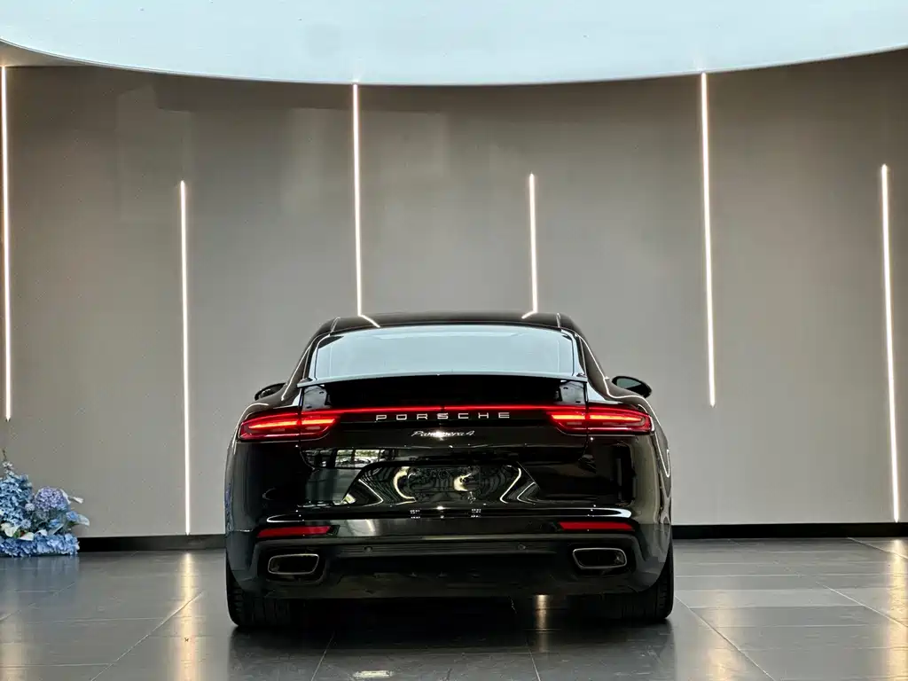 Panamera 2017 Panamera 4 Executive Extended Edition 3.0T купить на сайте DeffCars