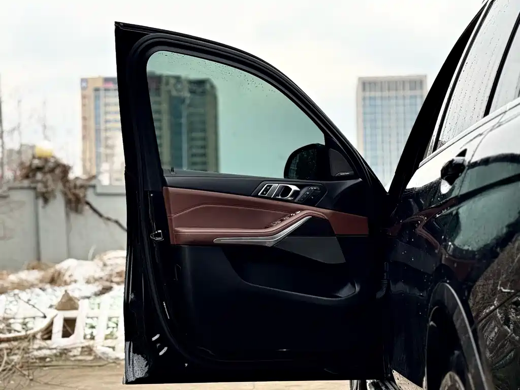 BMW X7 2023 xDrive40i Leading Luxury Package купить на сайте DeffCars
