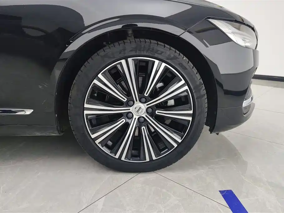 Volvo S90 2023 B5 Zhiyuan Luxury Edition купить на сайте DeffCars