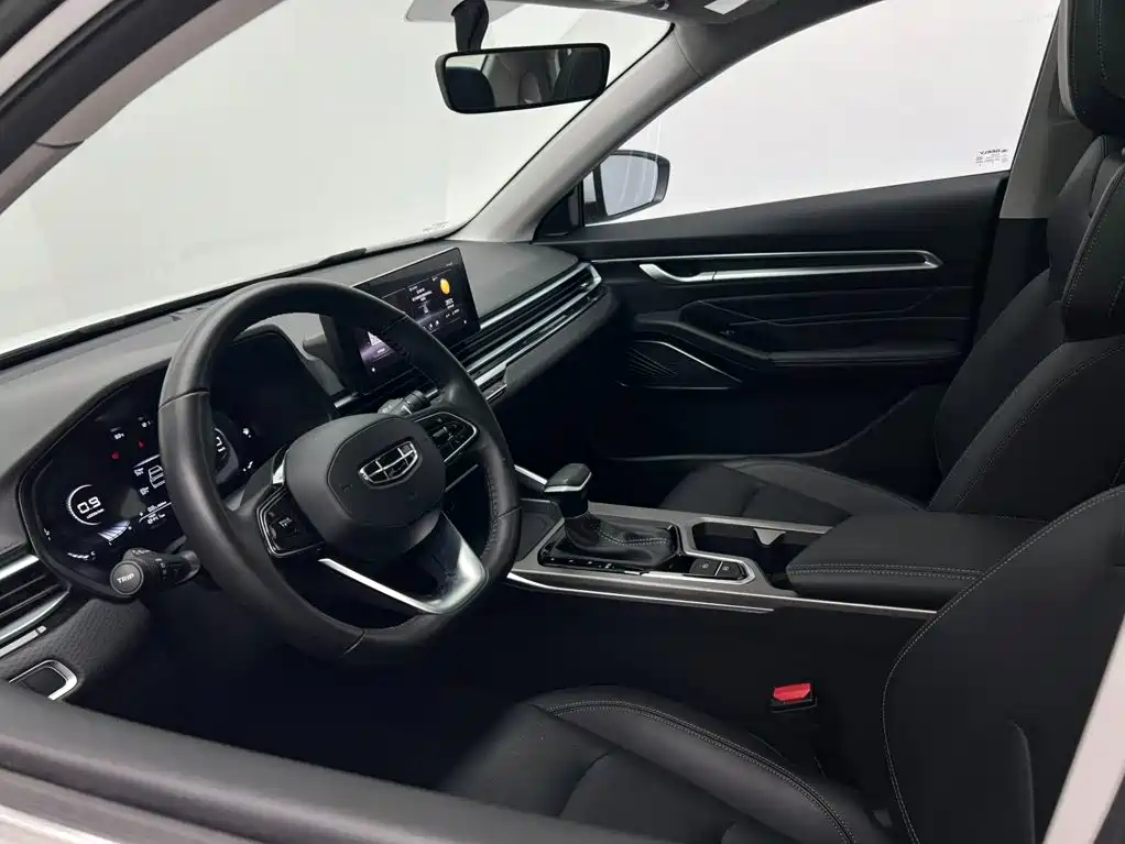 Emgrand 2022 4th generation 1.5L CVT premium model купить на сайте DeffCars
