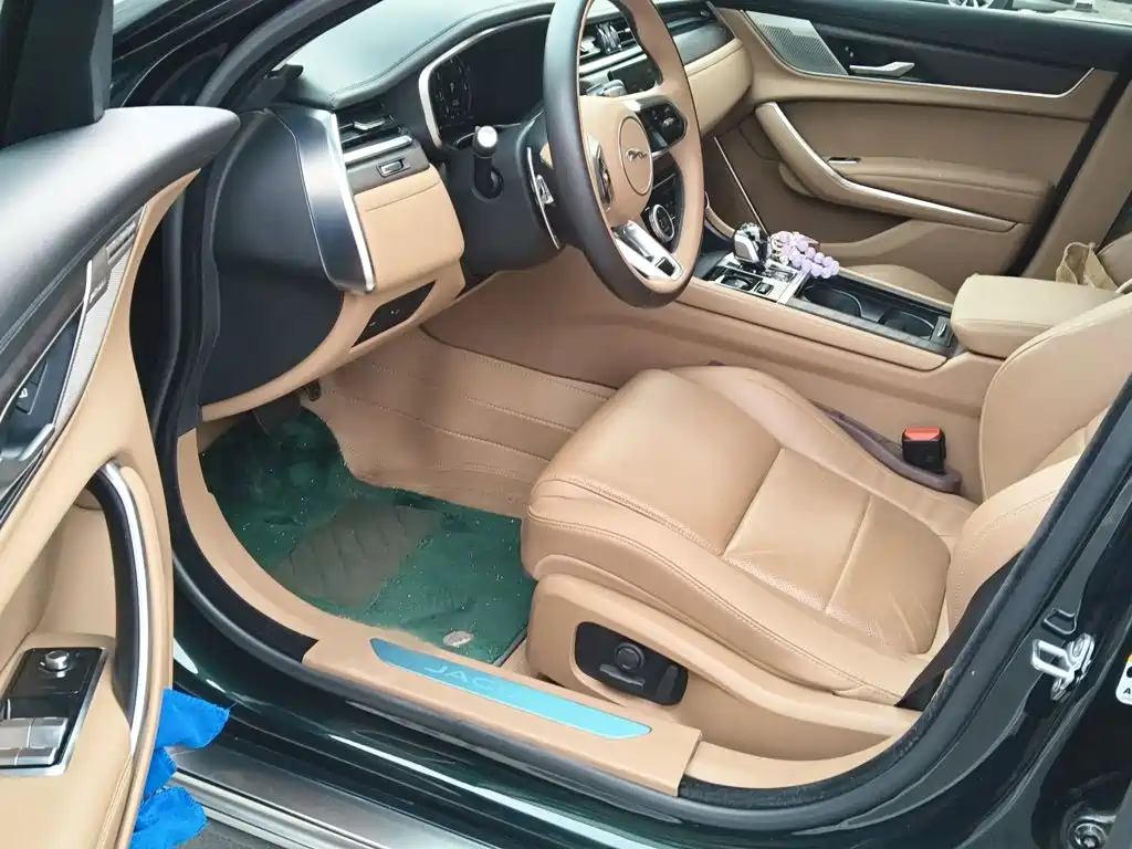 Jaguar XFL 2024 2.0T P250 two-wheel drive exclusive luxury version купить на сайте DeffCars