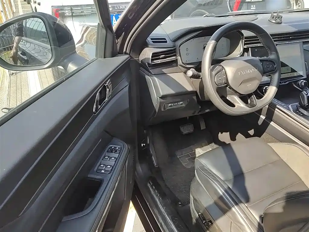 Lynk & Co 01 2023 1.5TD EM-F AM купить на сайте DeffCars