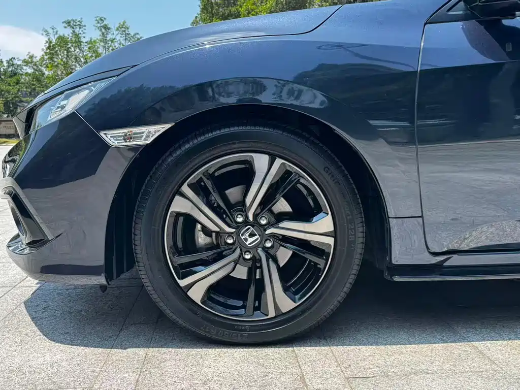 Civic 2019 220TURBO CVT combustion version National V купить на сайте DeffCars