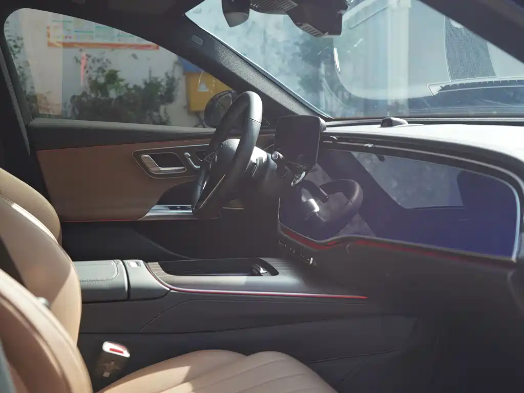 Mercedes-Benz E-Class 2024 E 300 L Luxury Model купить на сайте DeffCars