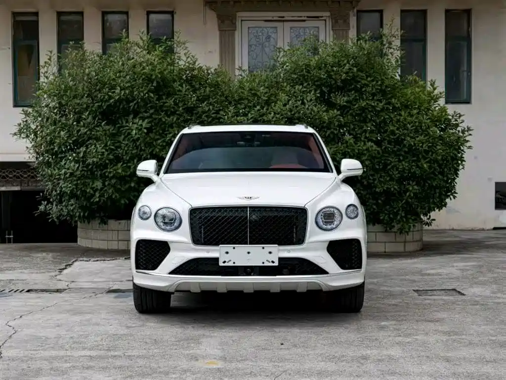 Bentayga 2024 4.0T V8 купить на сайте DeffCars