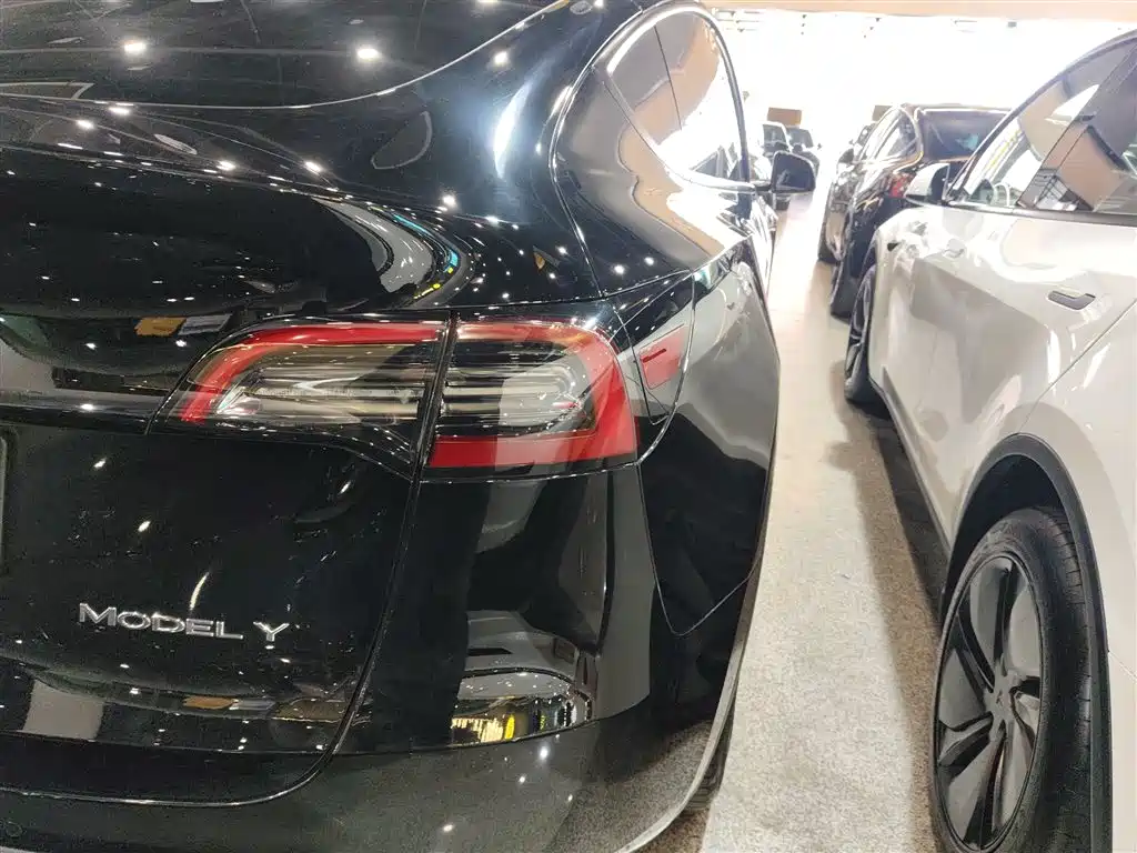 Model Y 2023 long-range all-wheel drive version купить на сайте DeffCars