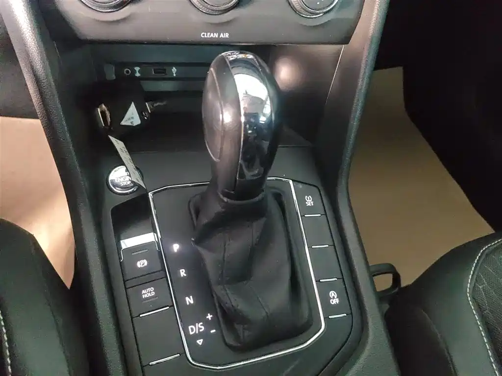 Tiguan L 2017 330TSI automatic two-wheel drive fashion version купить на сайте DeffCars