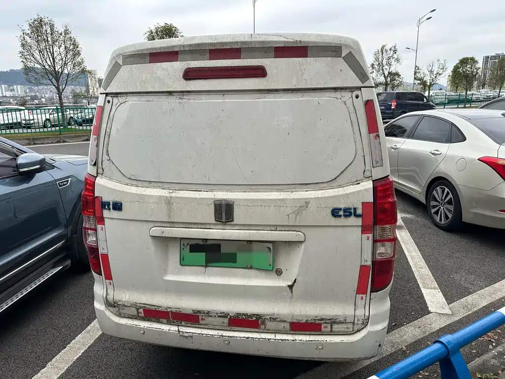 Long range E5 2019 enclosed truck купить на сайте DeffCars