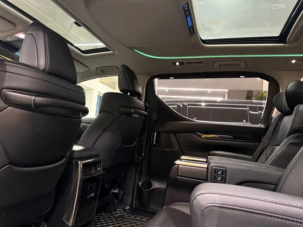 Alphard 2018 3.5L Deluxe Edition купить на сайте DeffCars