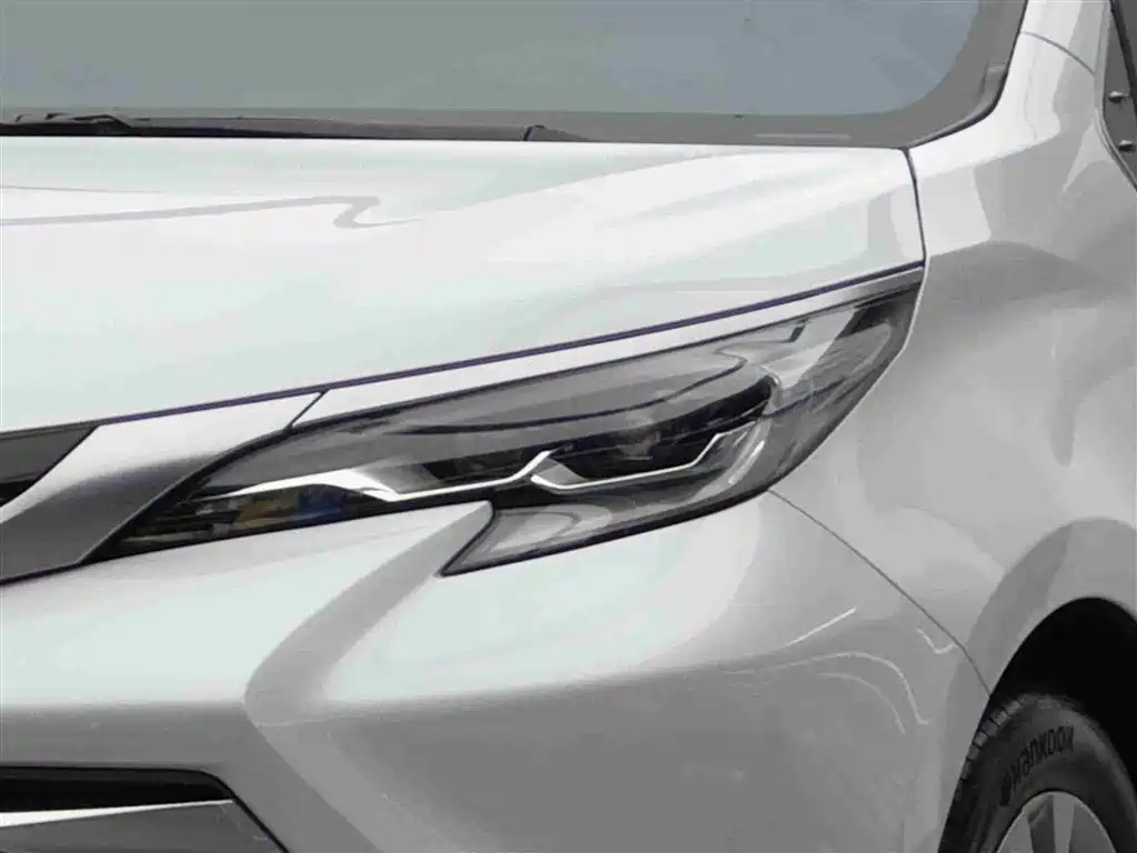 SIENNA 2021 2.5L Hybrid Platinum Edition купить на сайте DeffCars