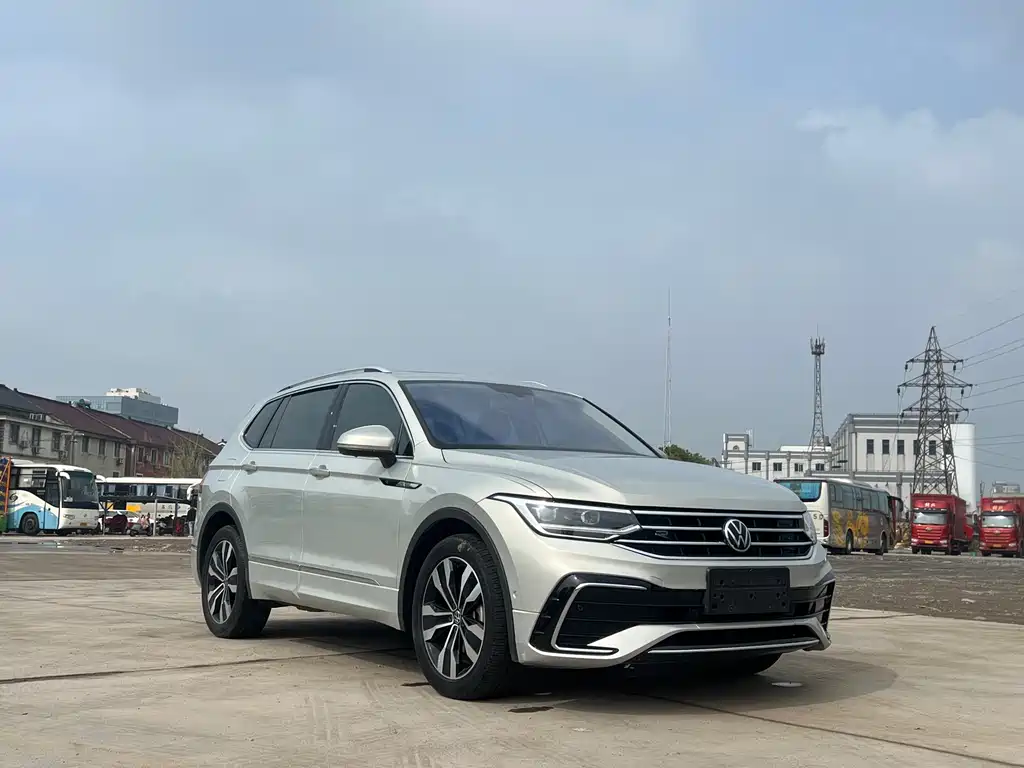 Tiguan L 2022 330TSI automatic two-wheel drive R-Line version купить на сайте DeffCars