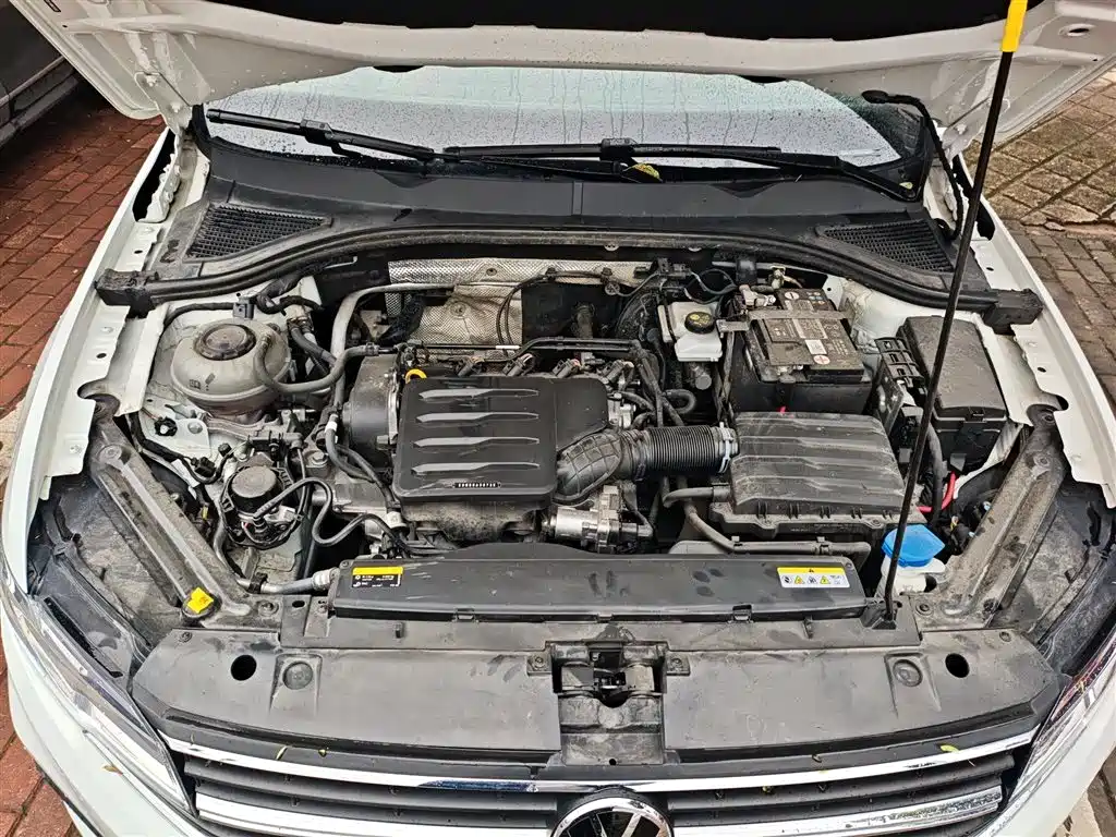 Bora 2021 1.5L manual fashion smart connected version купить на сайте DeffCars