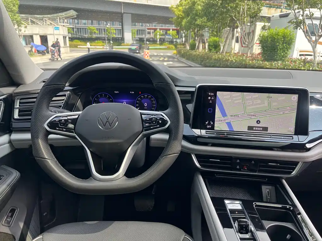 Touron 2023 330TSI two-wheel drive luxury version купить на сайте DeffCars