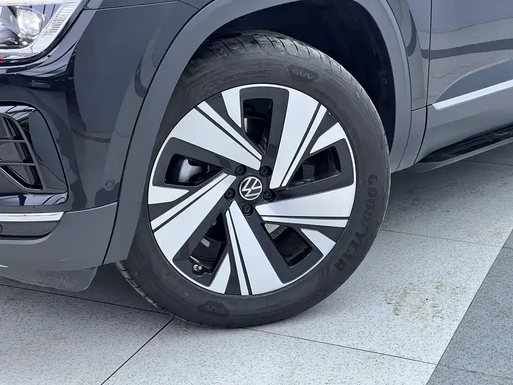 Touron 2024 380TSI four-wheel drive Dragon Edition купить на сайте DeffCars