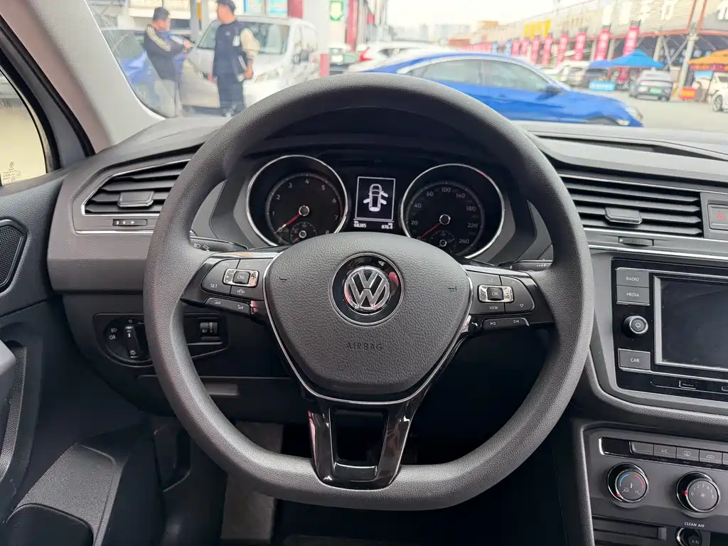 Tiguan L 2019 330TSI automatic two-wheel drive fashion version National VI купить на сайте DeffCars