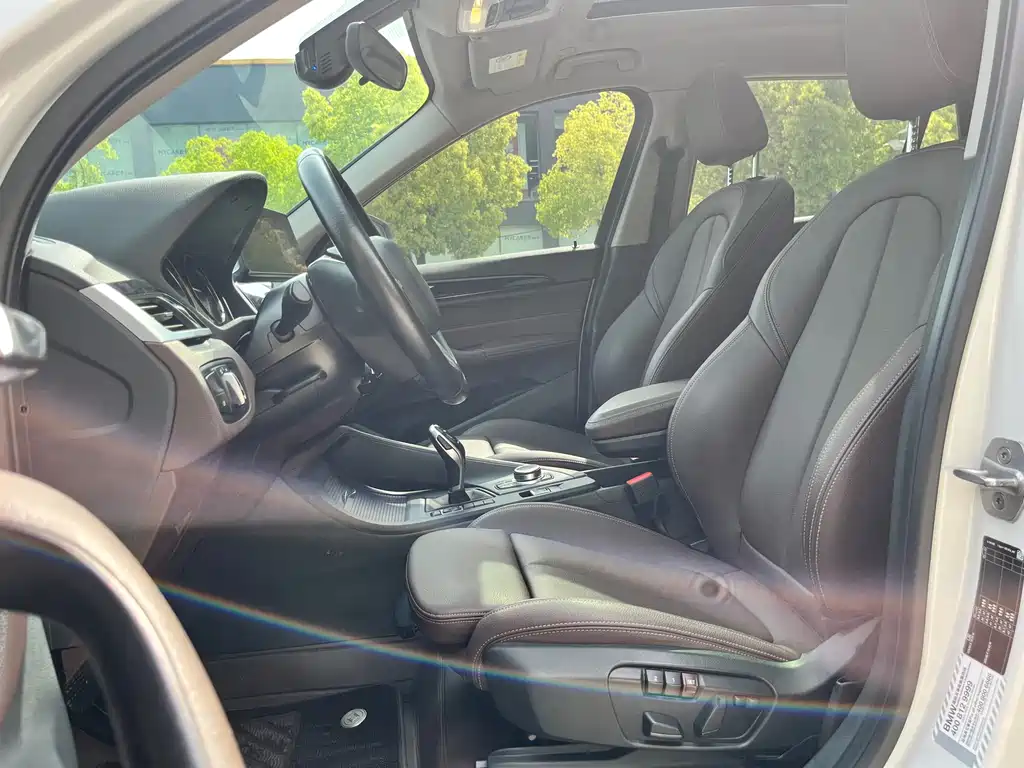 BMW X1 2020 sDrive25Li Leading Model купить на сайте DeffCars