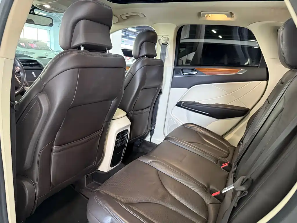 Lincoln MKC 2016 2.0T 2WD Exclusive Edition купить на сайте DeffCars