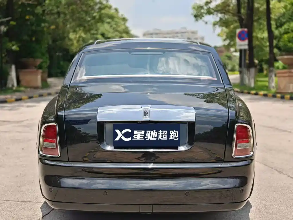 Phantom 2013 6.7L Standard Edition купить на сайте DeffCars