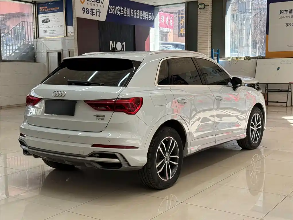 Audi Q3 2022 35 TFSI aggressive and dynamic купить на сайте DeffCars