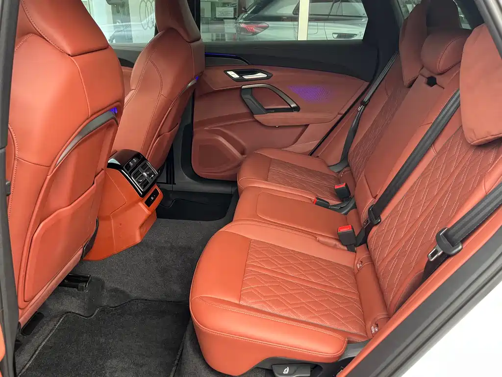 Audi Q5L 2026 2.0T Exclusive Edition for Ten Million Users купить на сайте DeffCars