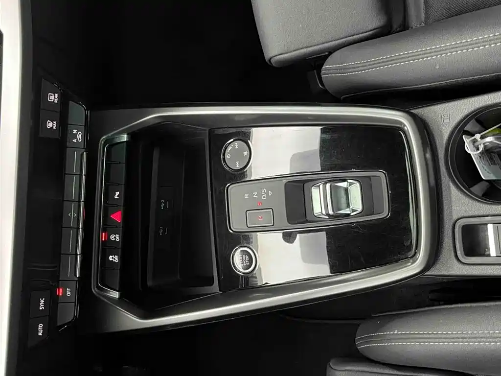 Audi A3 2023 facelift Sportback 35 TFSI stylish and sporty купить на сайте DeffCars