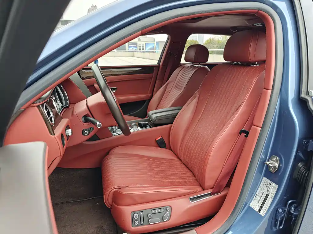 Flying Spur 2017 4.0T V8 Standard Edition купить на сайте DeffCars
