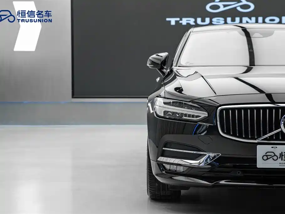 Volvo S90 2019 T5 Smart Edition купить на сайте DeffCars