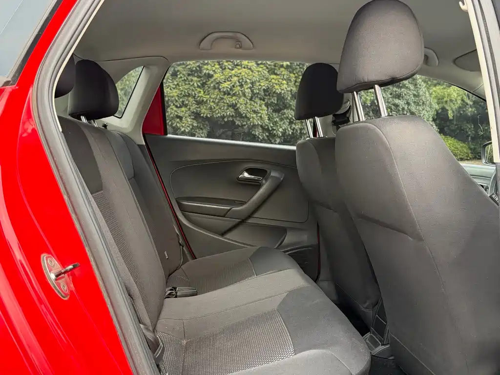 Polo 2013 1.4L automatic comfort version купить на сайте DeffCars