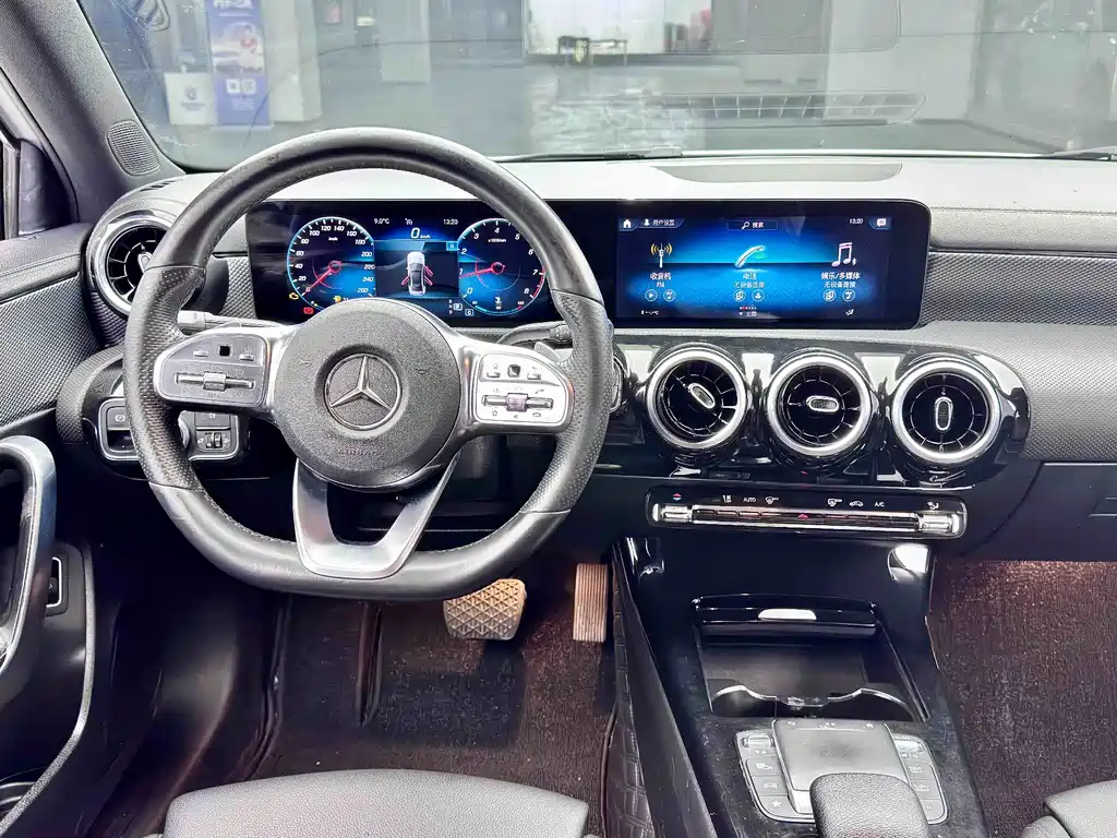 Mercedes-Benz A-Class 2019 A 180 L Sports Sedan купить на сайте DeffCars