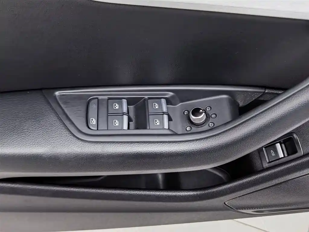 Audi A4L 2020 40 TFSI luxury and dynamic model купить на сайте DeffCars