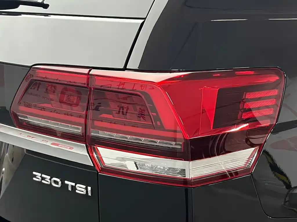 Touron 2017 330TSI two-wheel drive luxury version купить на сайте DeffCars