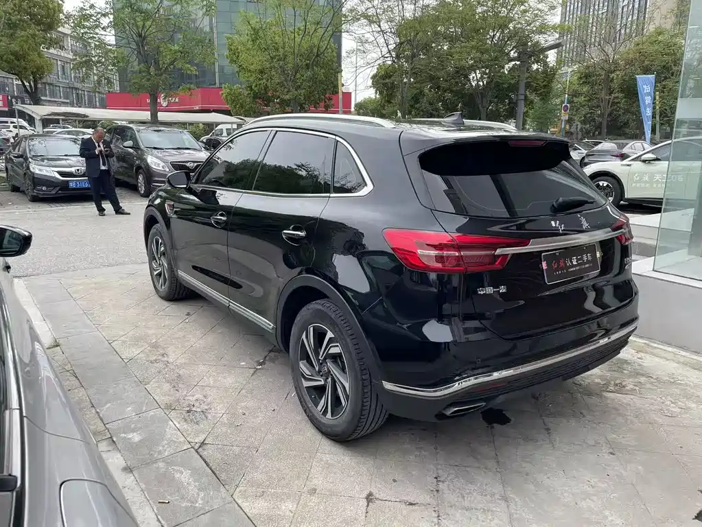 Hongqi HS5 2022 2.0T Zhilian Flagship Edition купить на сайте DeffCars