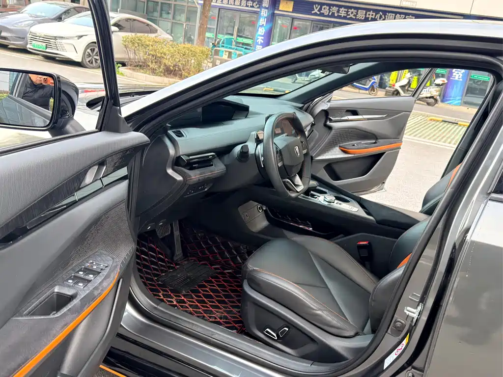 Changan UNI-V 2022 1.5T sports version купить на сайте DeffCars