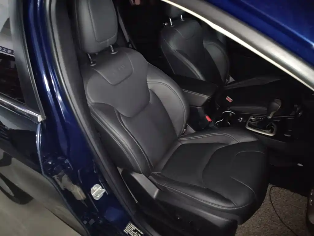 Cherokee (Китай) 2017 2.4L Leading Smart Edition купить на сайте DeffCars