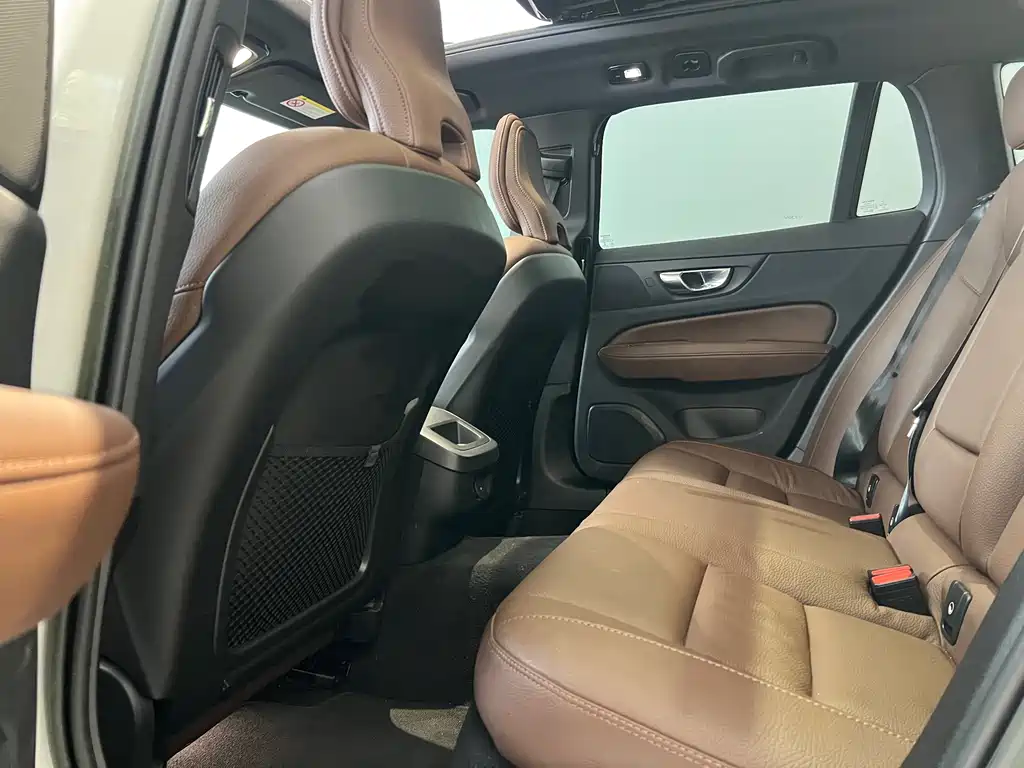 Volvo V60 2023 B5 Zhiyuan Luxury Edition купить на сайте DeffCars