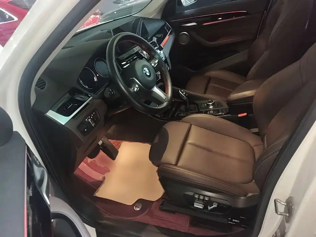 BMW X1 2022 sDrive20Li Exclusive Model купить на сайте DeffCars