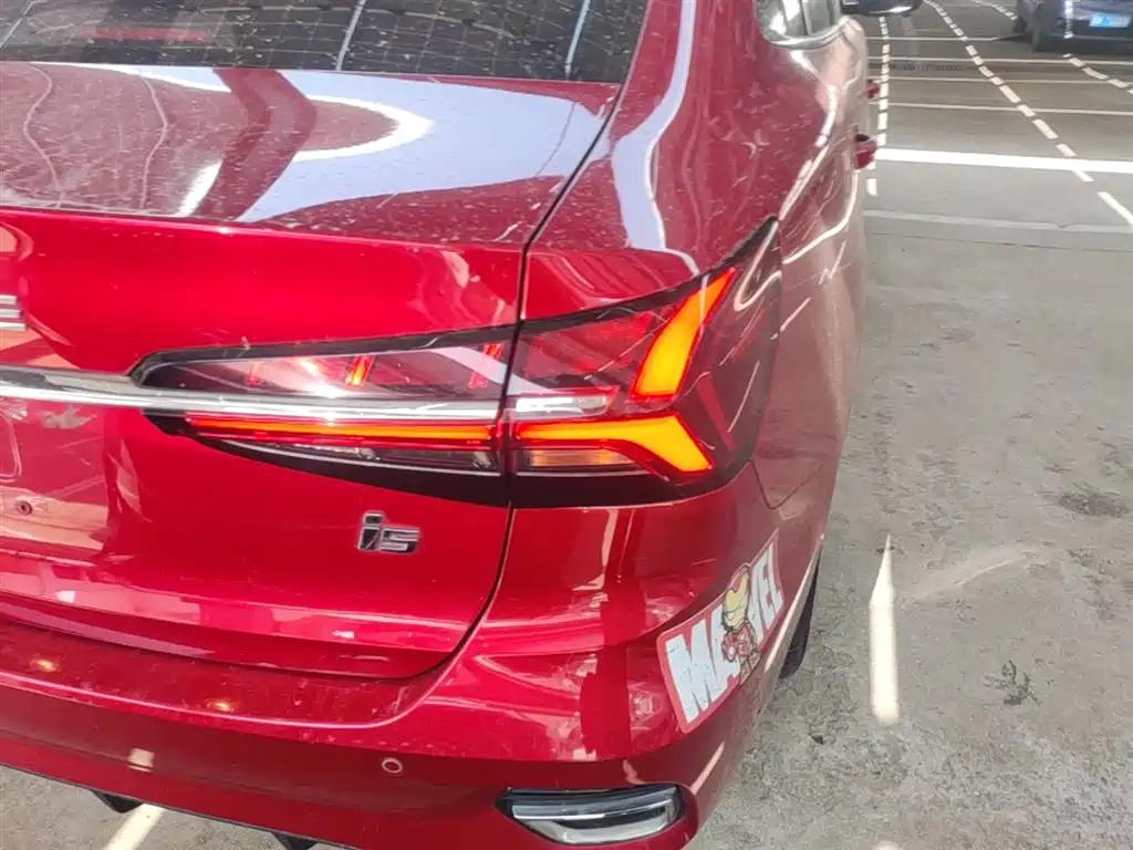 Roewe i5 2021 1.5L CVT Diamond Edition купить на сайте DeffCars