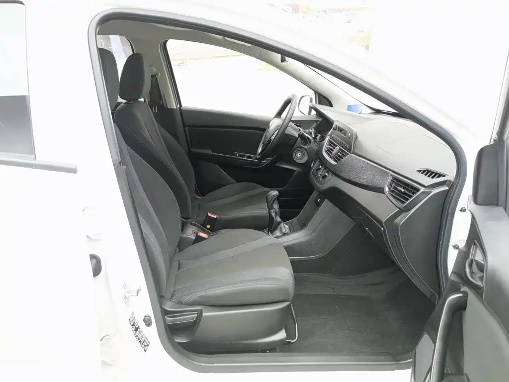 Baojun 310 2016 1.2L manual comfort model купить на сайте DeffCars