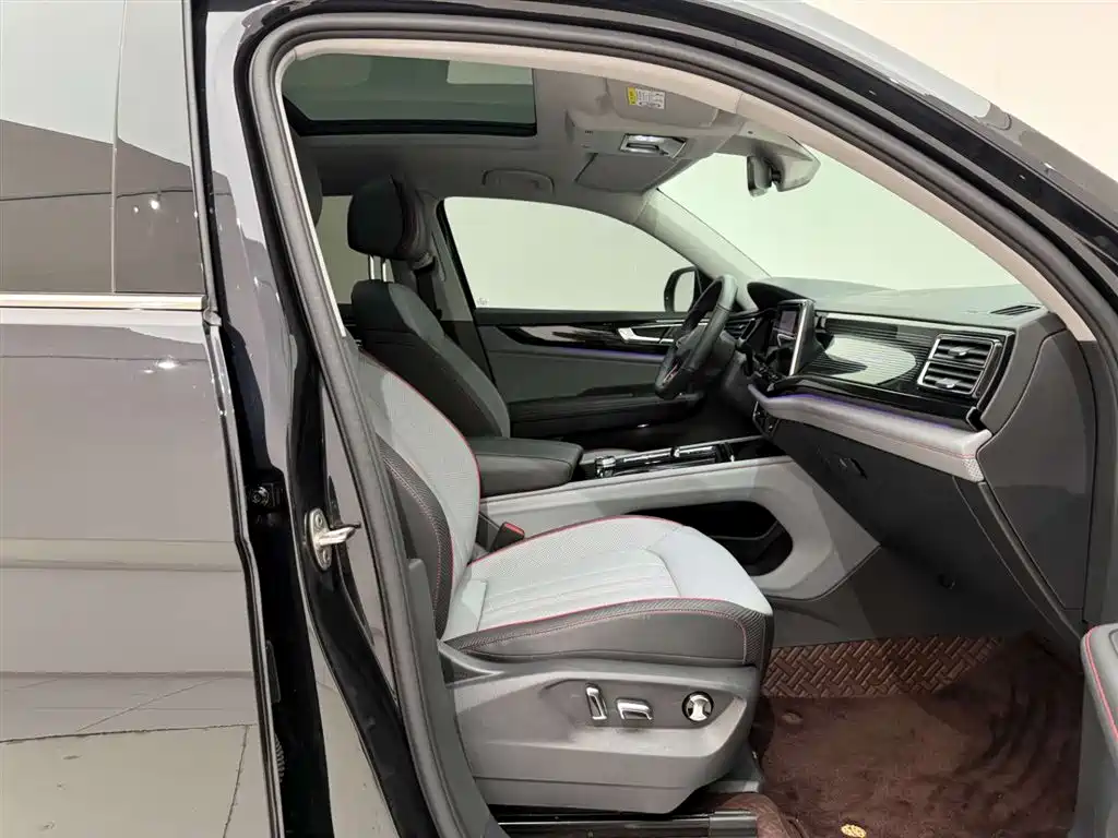 Touron 2024 Touron X 380TSI four-wheel drive luxury version купить на сайте DeffCars