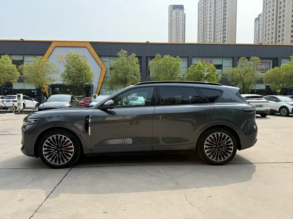 Lantu FREE 2025 FREE+ four-wheel drive Qiankun version купить на сайте DeffCars