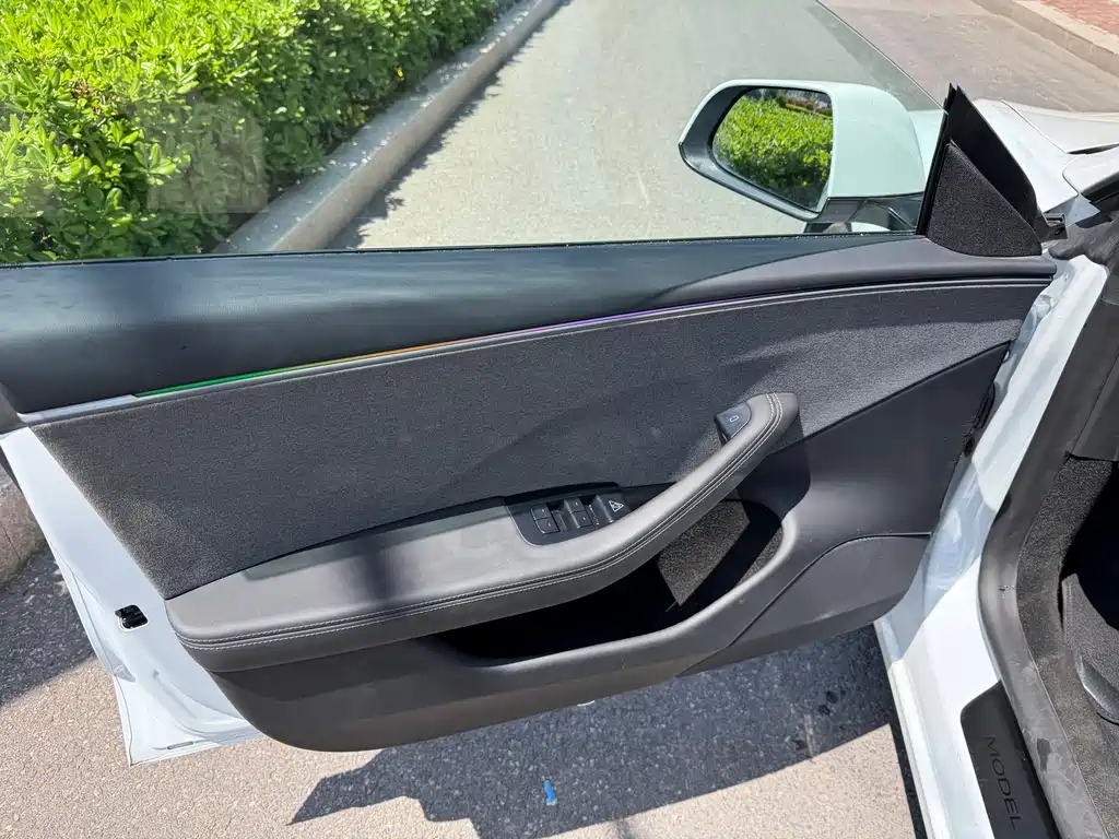 Model 3 2025 rear-wheel drive version купить на сайте DeffCars