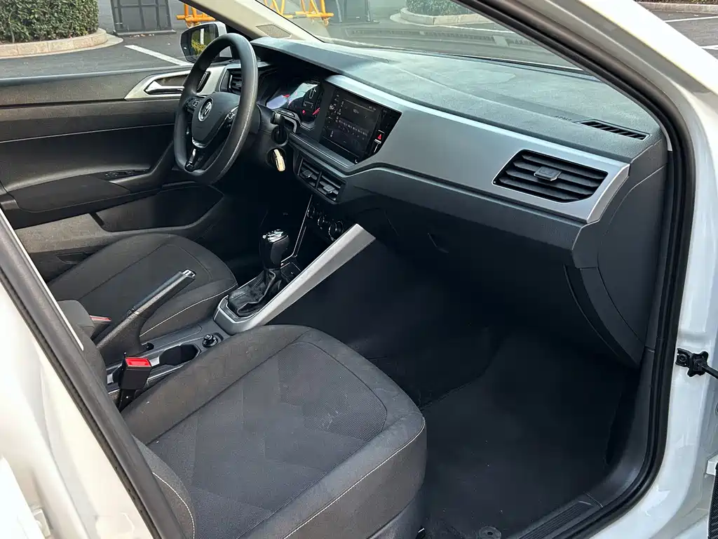 Polo 2021 Plus 1.5L Automatic Panoramic Enjoyment Edition купить на сайте DeffCars