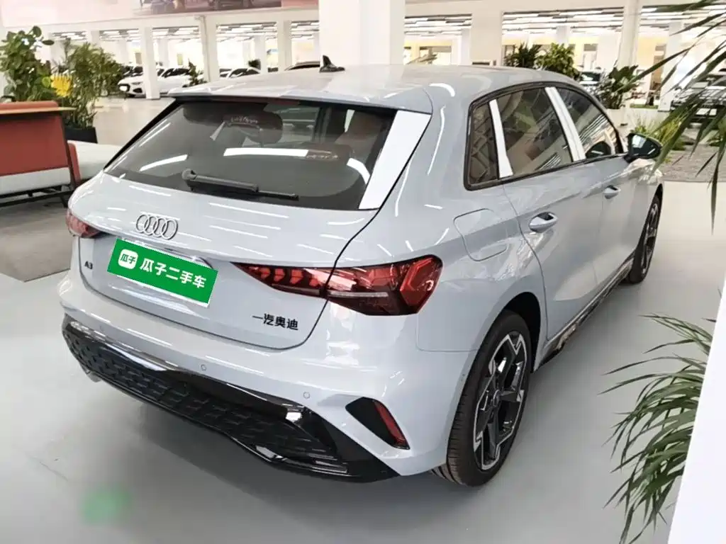 Audi A3 2026 Sportback 35TFSI Flying Spur Premium + Deluxe Choice Pack купить на сайте DeffCars