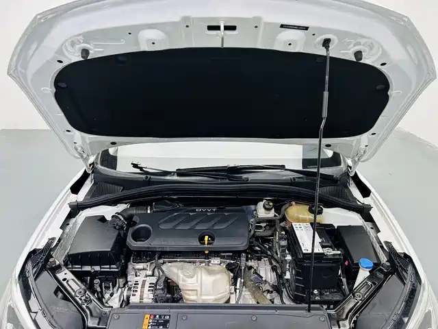 Roewe i5 2020 1.5L automatic 4G Internet leading flagship version купить на сайте DeffCars